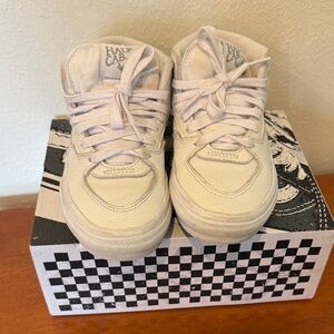 Vans Kids Sneakers in Cream